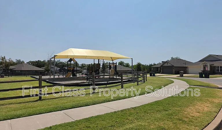 13500 Watson Dr — Photo 17