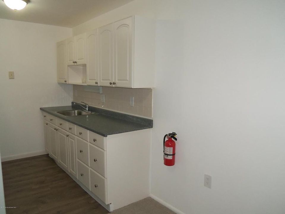 1st image of 103 E Edinburgh Ln
