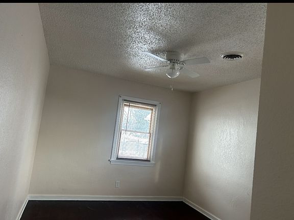 5th image of 118 E Grand Ave #3