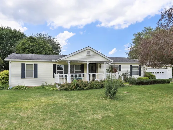 1002 Rainbow Dr, Monticello, IN 47960