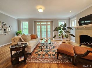 6240 Rosebury Ave APT 2E, Saint Louis, MO 63105
