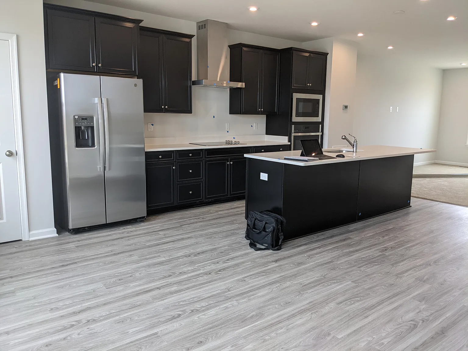 4 bed, 3.5 bath, 1900 sqft, $3,200 — Photo 4