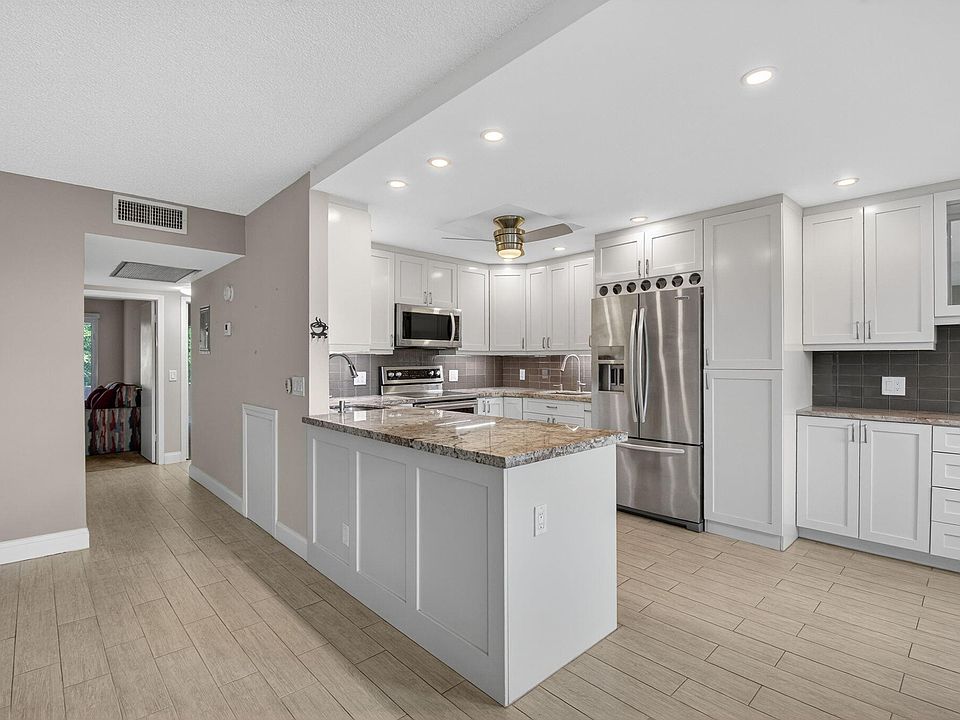 1st image of 4054 Rexford C