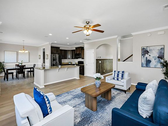 5th image of 335 Riglaw Cir