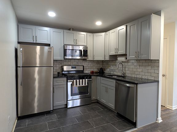 4th image of 7038 Valley Ave #1