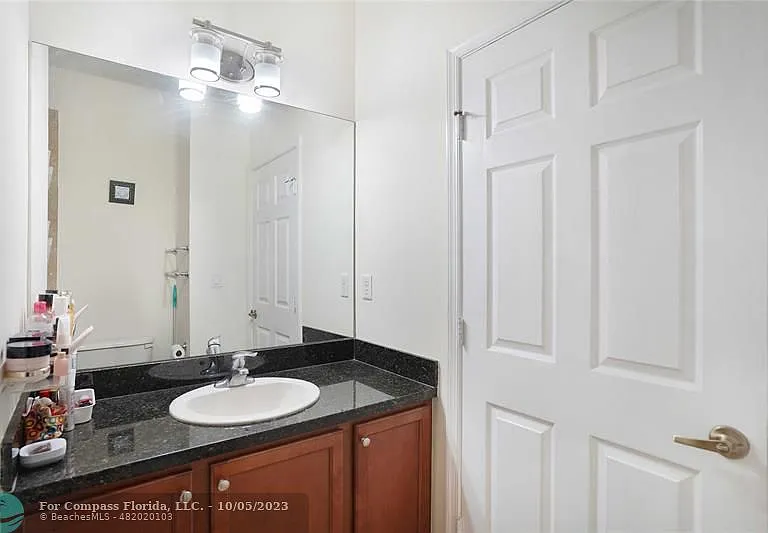 14720 SW 11th St — Photo 44