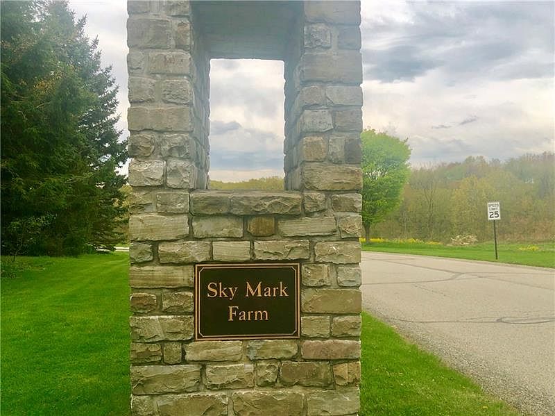 1st image of 108 Skymark Ln