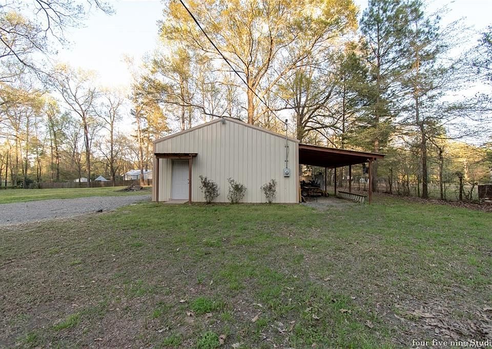 1st image of 113 Deer Trail Dr