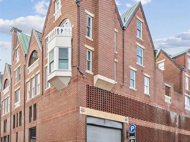 116 N Union St — Photo 15