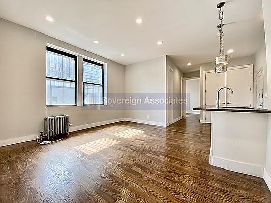 4th image of 12 Pinehurst Ave #1D1