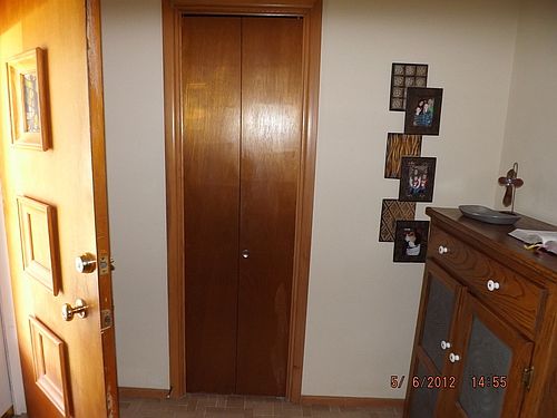 3rd image of 216 W 14th St