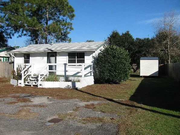 206 Green Dr, Mary Esther, FL 32569