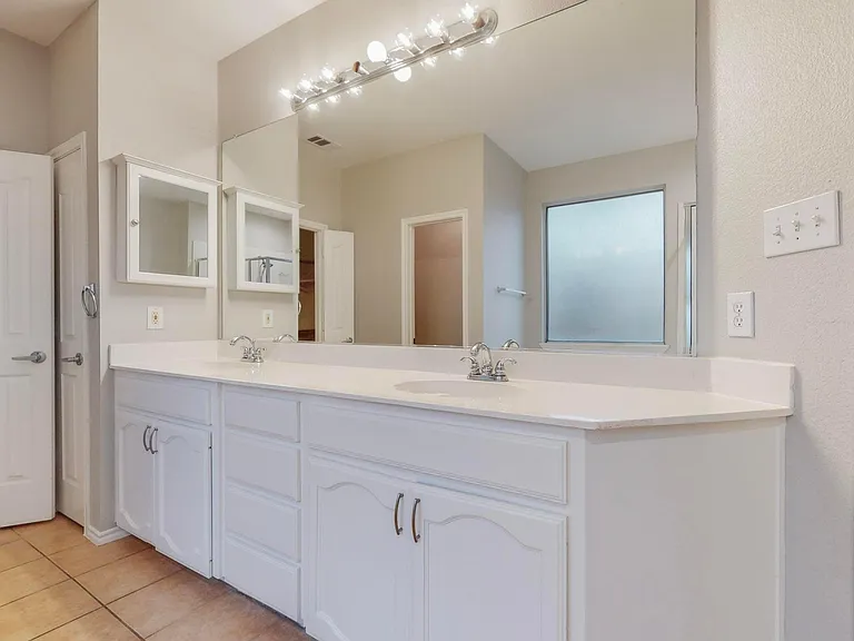 4134 Petersburg Dr — Photo 15