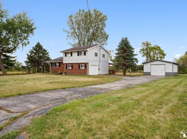 7455 Sterns Rd, Ottawa Lake, MI 49267