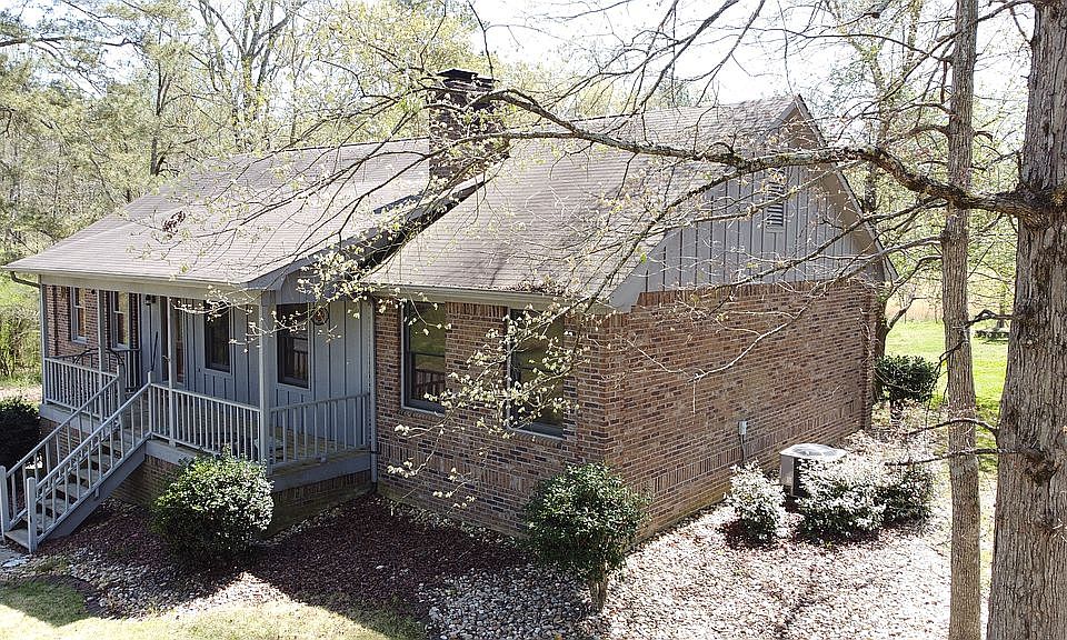 1st image of 118 Jameson Dr NW