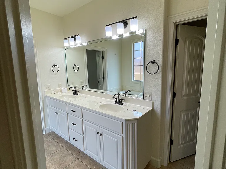 3806 Staverton Dr — Photo 10