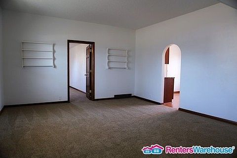 3rd image of 810 S Jefferson Way
