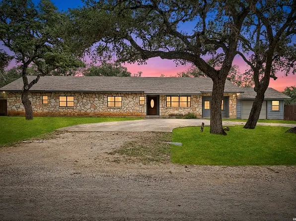165 SETTLERS CIR, Bandera, TX 78003
