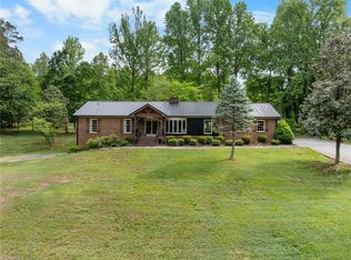 140 Twin Brook Dr, Clemmons, NC 27012