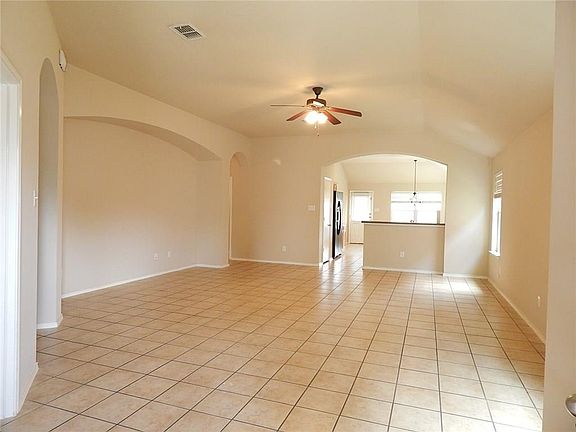 4th image of 1024 Shackelford Ln