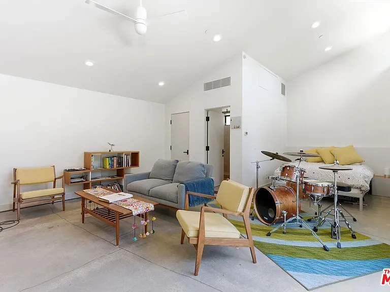 3860 Madison Rd — Photo 42