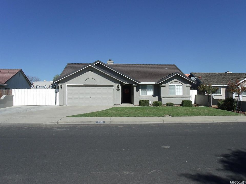 1st image of 20232 Crystal Dr