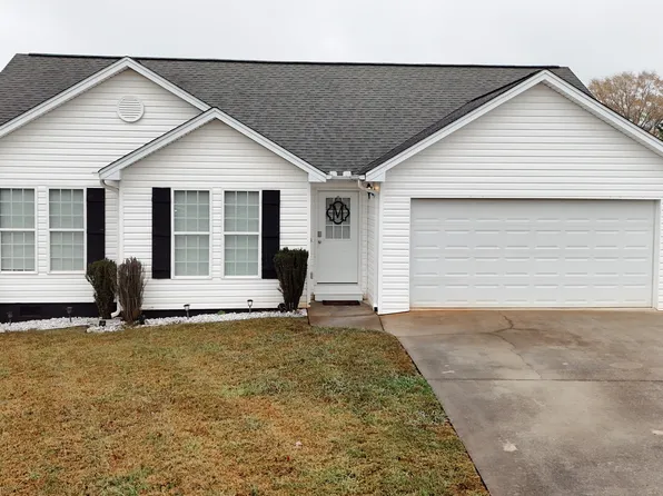 44 Quail Knoll Ln, Cleveland, GA 30528