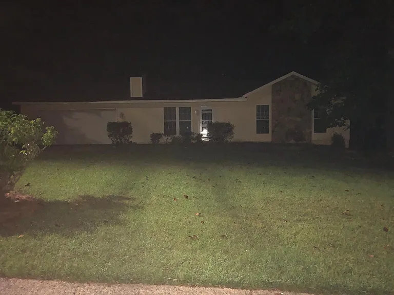 430 Ridgetop Dr NW — Photo 2