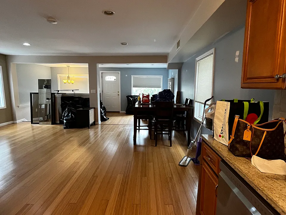 90 Vreeland St #15