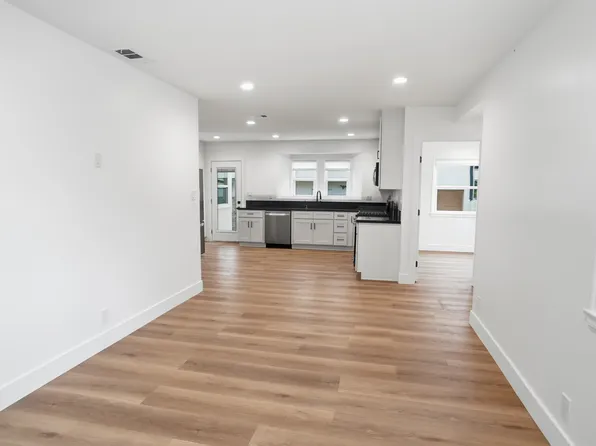5656 Cartwright Ave, North Hollywood, CA 91601
