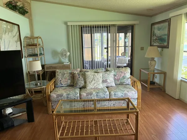 19583 Woodfield Cir #99, North Fort Myers, FL 33917