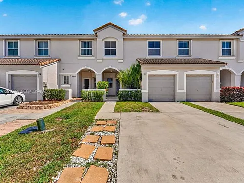 16889 SW 1st Mnr Photo 1