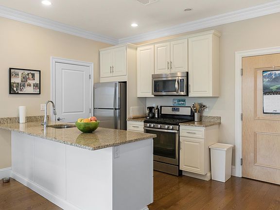 5th image of 22 Englewood Ave #205