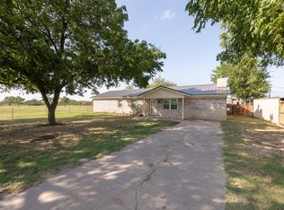 506 N Belmont Ave, Petrolia, TX 76377