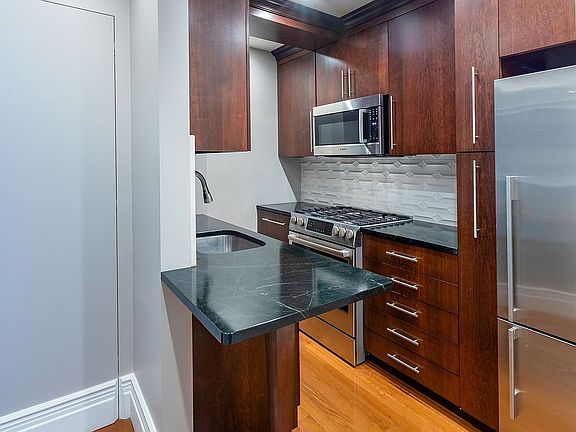 5th image of 175 W 73rd St APT 13K