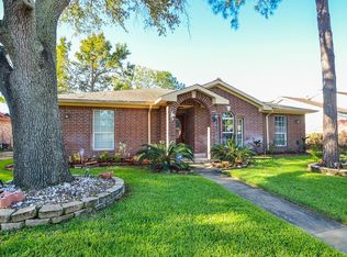 12211 Meadowhollow Dr, Meadows Place, TX 77477