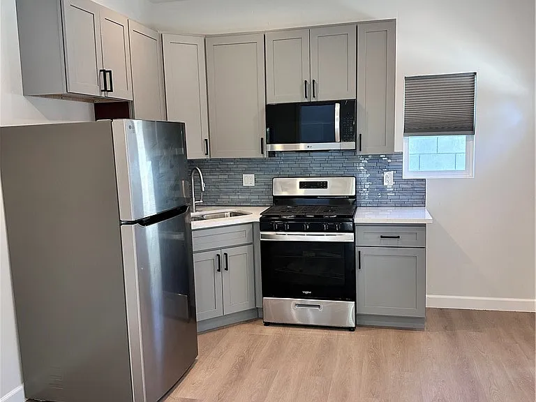 24375 Robie Ct — Photo 11