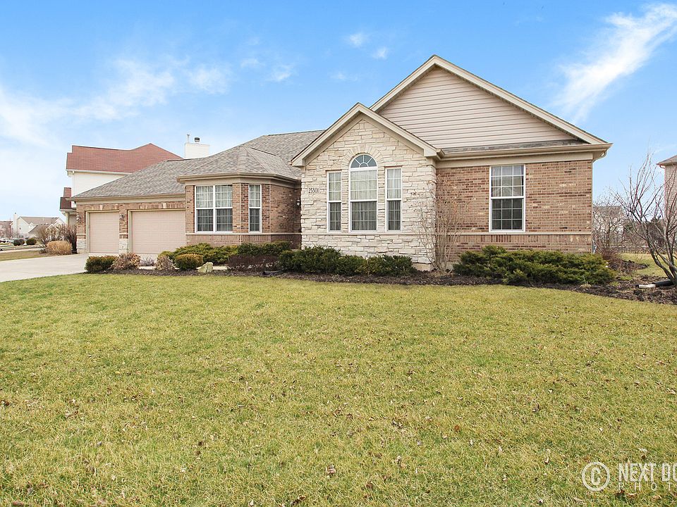 1st image of 25301 Balmoral Dr