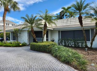 462 Putter Point Dr, Naples, FL 34103