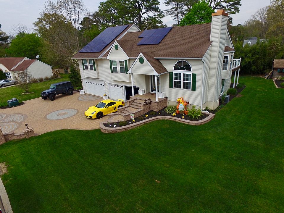 1st image of 16 Packard Dr
