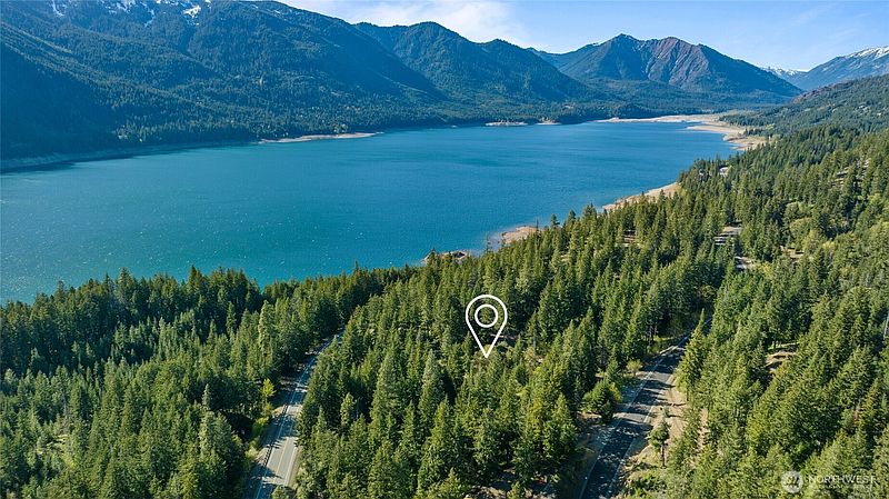 4th image of 2 Newport Creek Loop