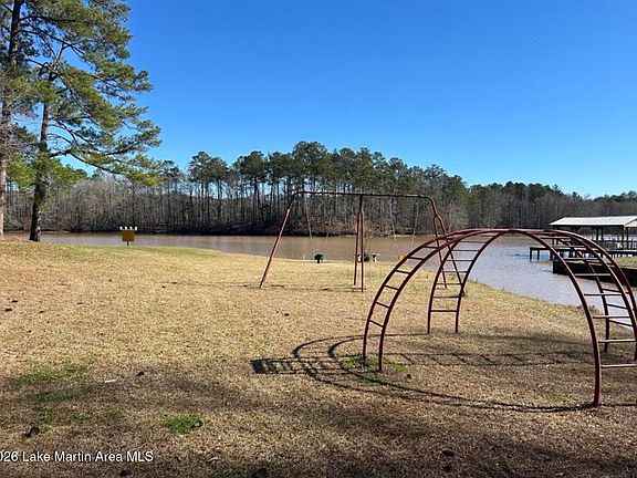 5th image of 2 N 40th Rd