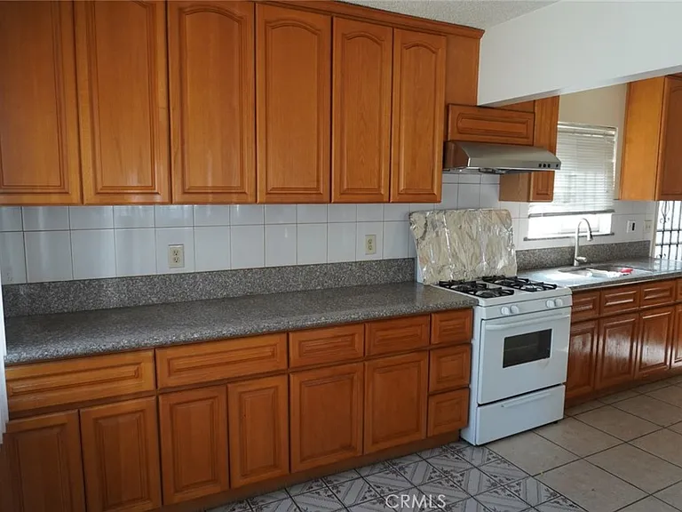 3509 Marmion Way — Photo 10
