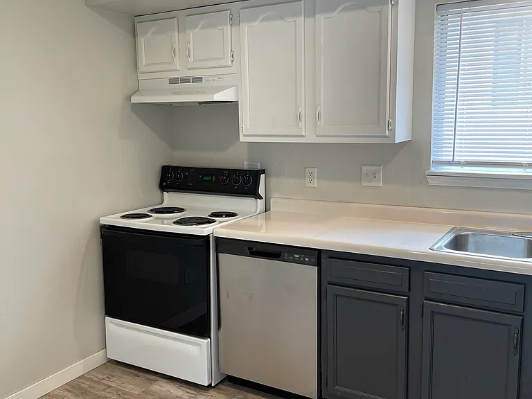314 S Johnson St #2 — Photo 2