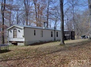 197 E Garretts Creek Rd, Westmoreland, TN 37186