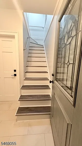 2 bed, 1.0 bath, $2,450 — Photo 2