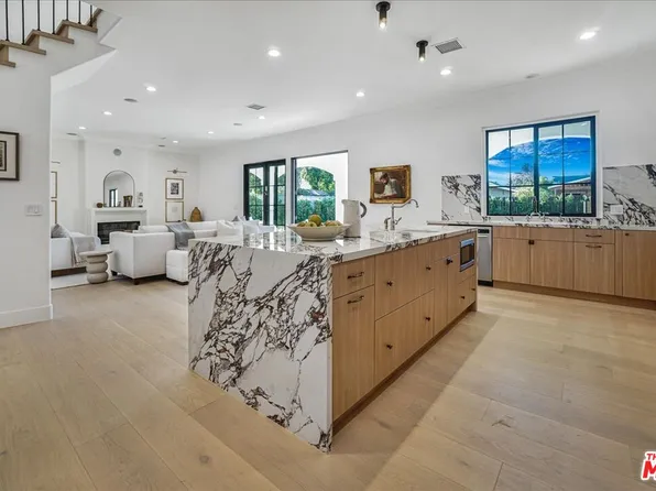 5717 Topeka Dr, Tarzana, CA 91356