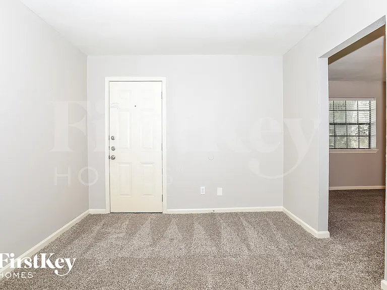 5019 Monteith Dr — Photo 8