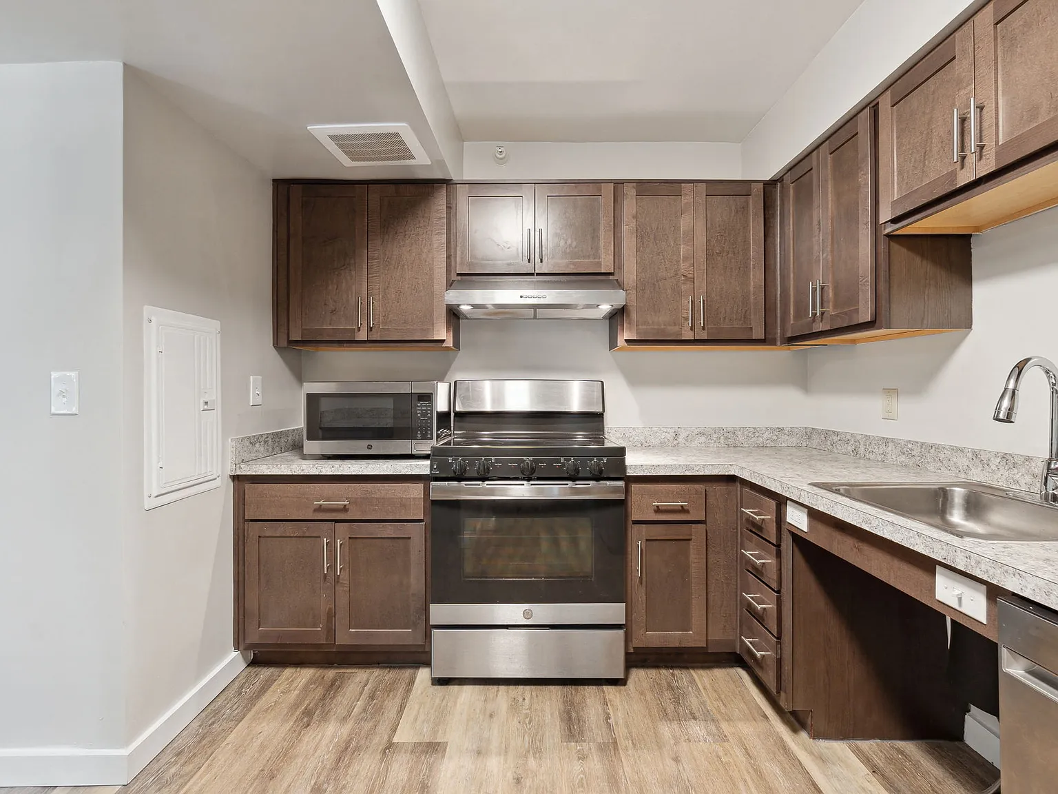 Hickory Ridge Place — Photo 1