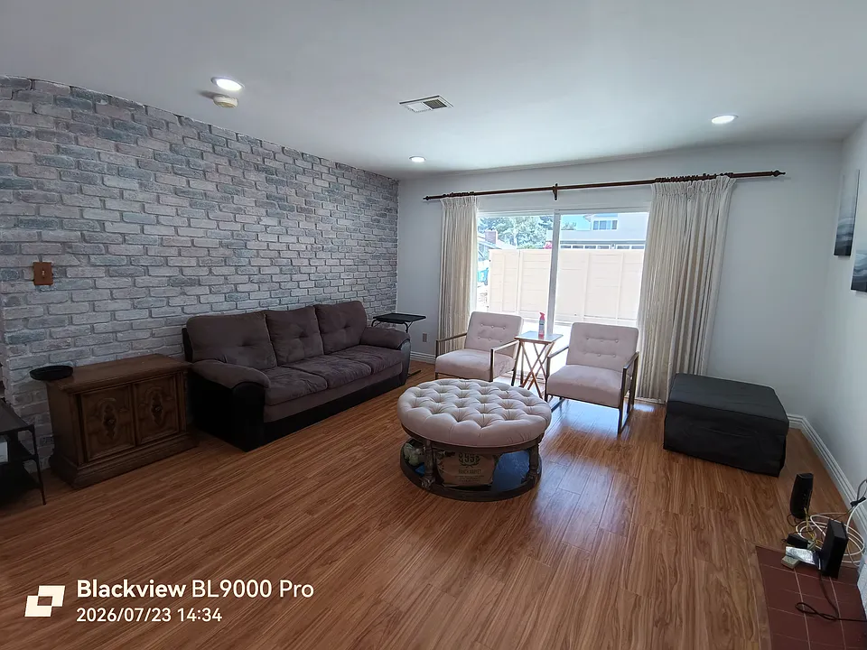 3828 Radcliffe Ln